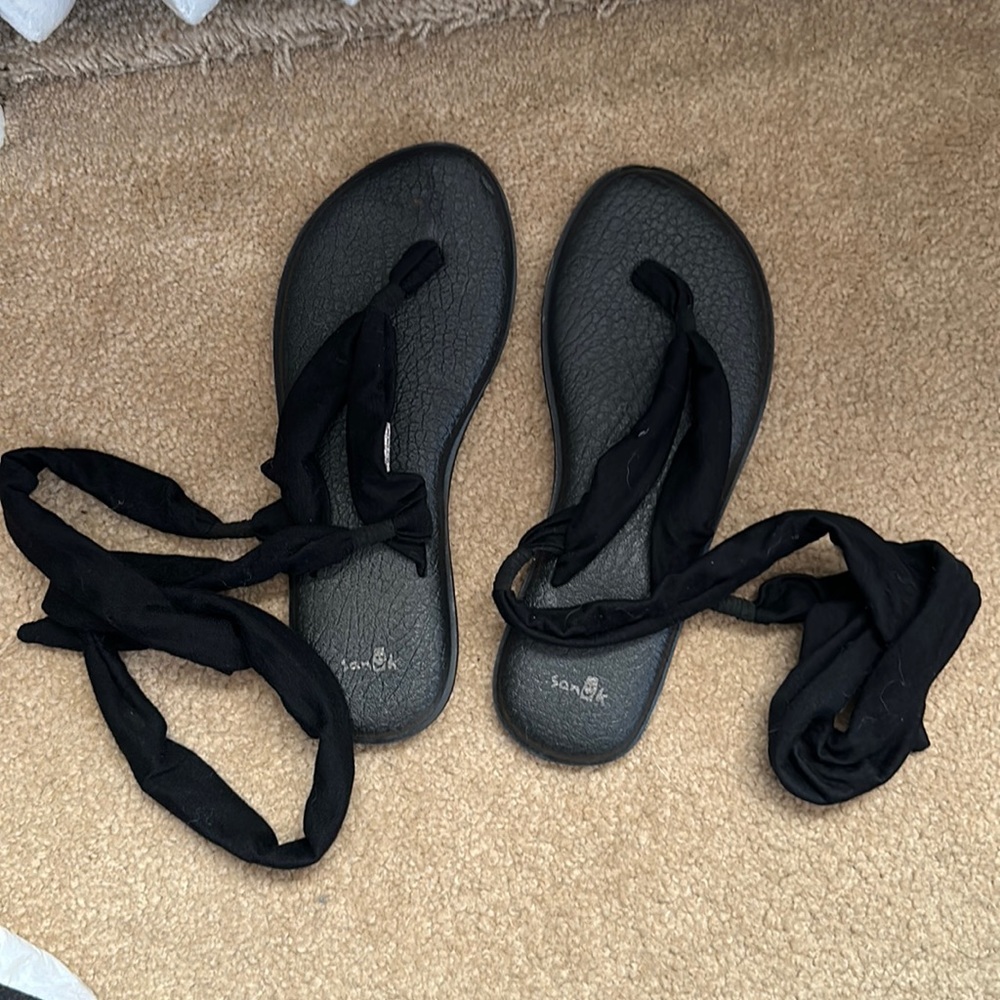 Tie up sandle